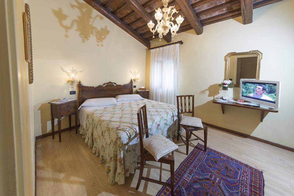 Hotel La Rescossa Міра Екстер'єр фото