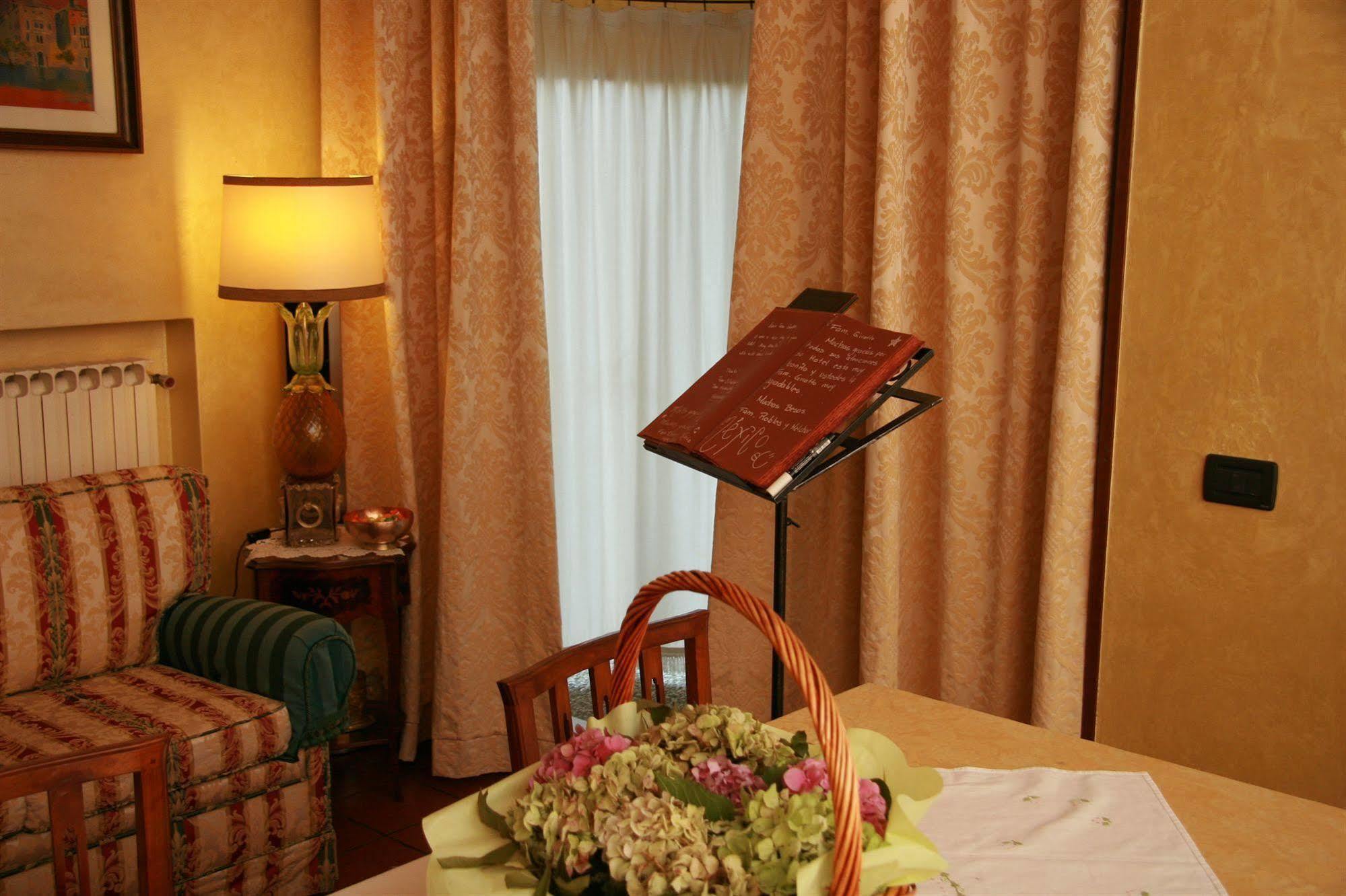 Hotel La Rescossa Міра Екстер'єр фото